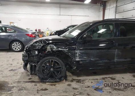 2022 Volkswagen Tiguan 2.0T Se R-Line Black z USA, uszkodzony, nr VIN 3VV8B7AX3NM057980